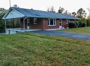 131 Lynn Ct, Martinsville, VA 24112