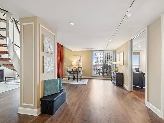 2nd image of 204 E Chestnut St #24A