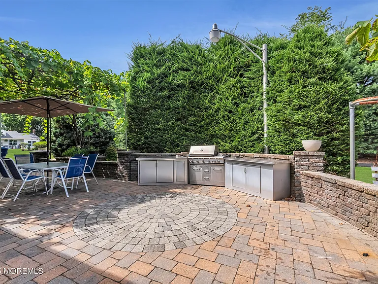 29 Woodrow St — Photo 4
