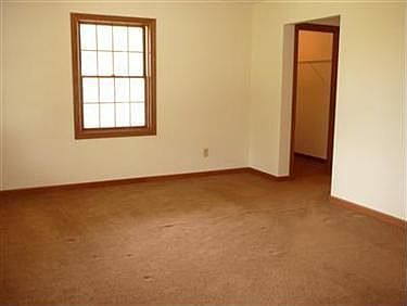 5th image of 3951 Sweetwater Dr