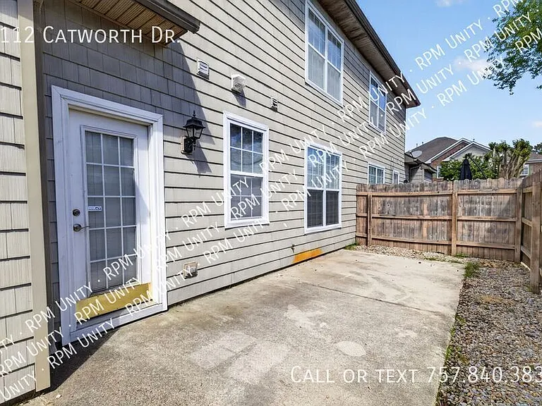 2112 Catworth Dr — Photo 14