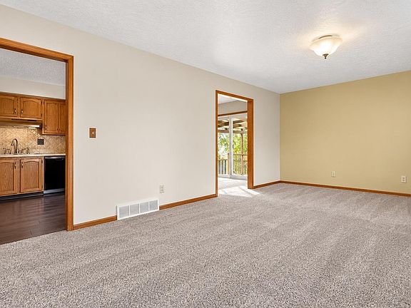 3rd image of 2821 W 24th St