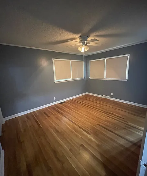 704 Lynnwood Dr — Photo 14
