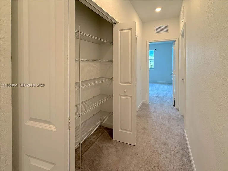 1060 SE 26th Ter #0 — Photo 8