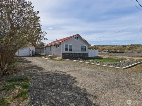 328 Sunny Drive, Electric City, WA 99123