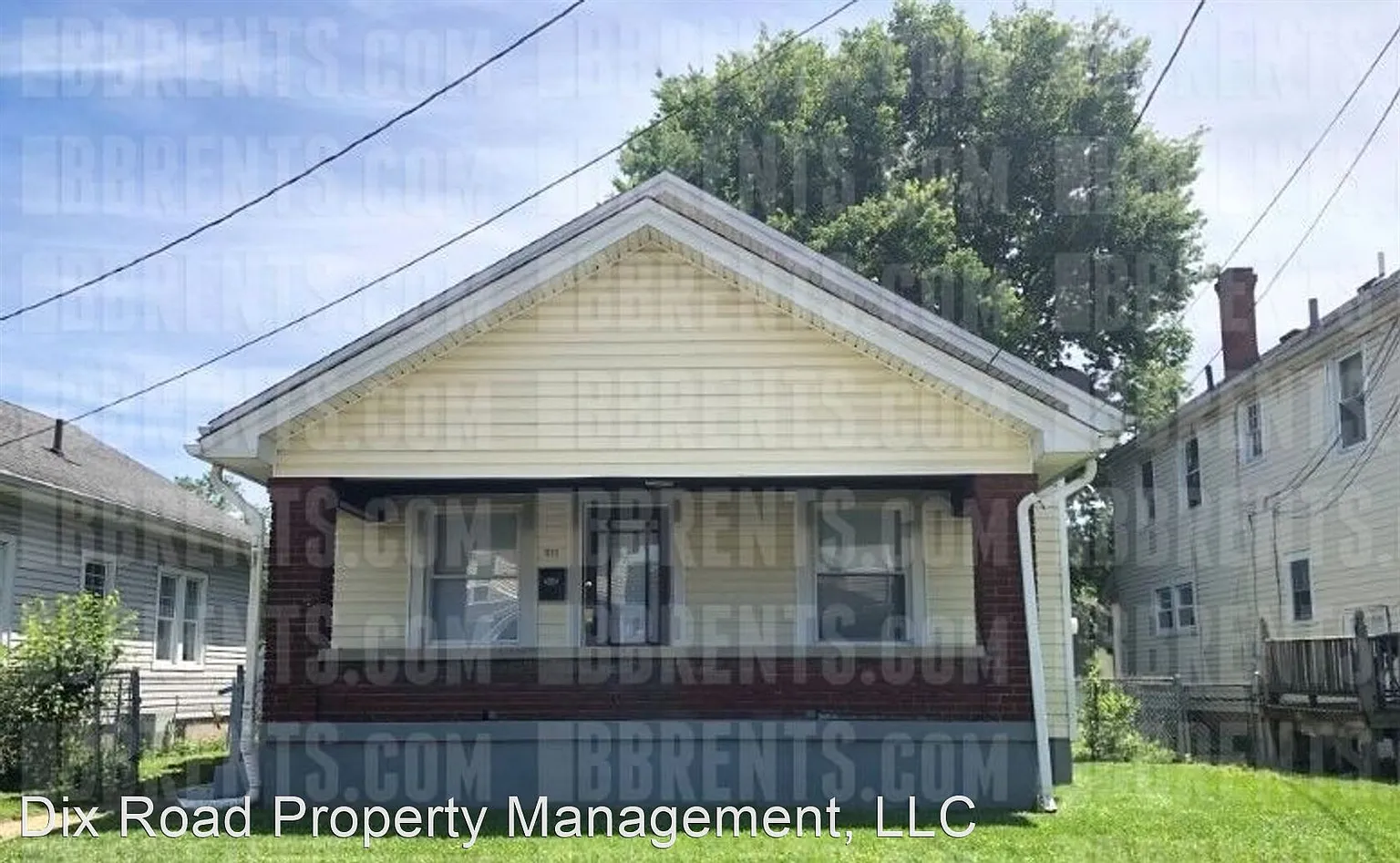 1608 Columbia Ave photo 1