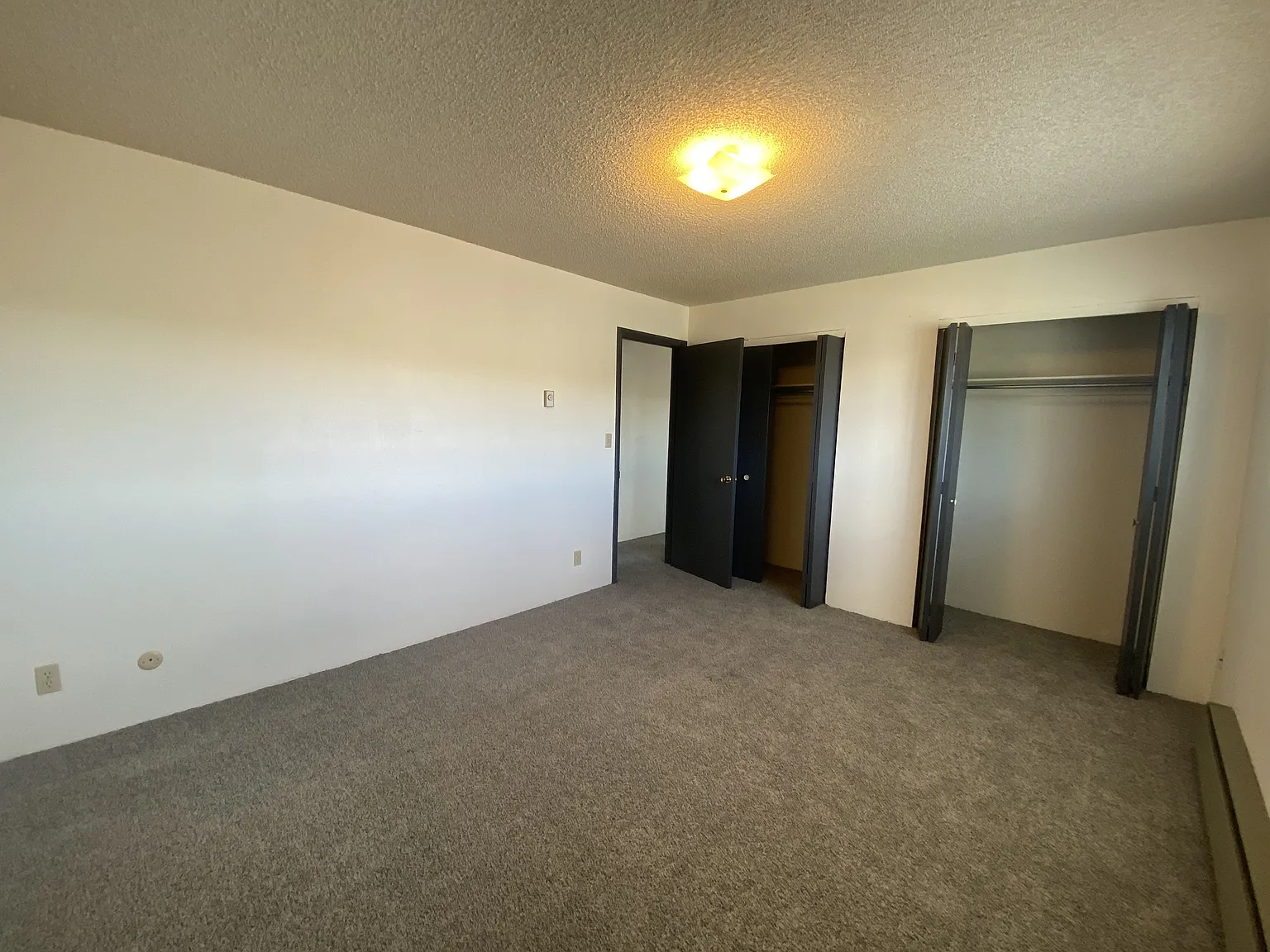 Elk Street - 920 E... — Photo 2
