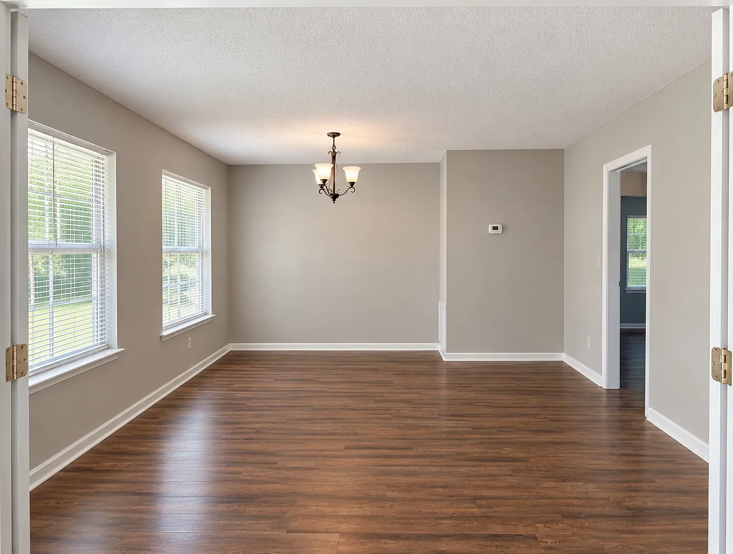 4 bed, 2276 sqft, $1,850 — Photo 3
