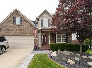 38315 Maple Dr, Clinton Township, MI 48038