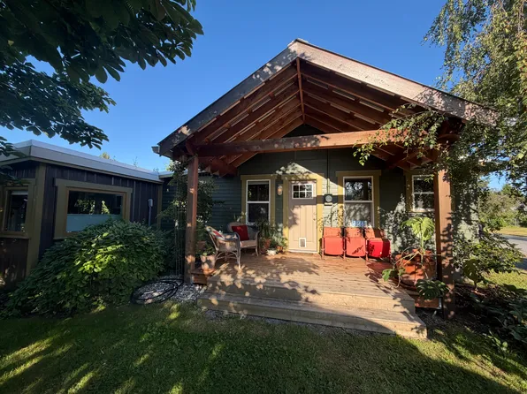 18466 Cascade St, Mount Vernon, WA 98273