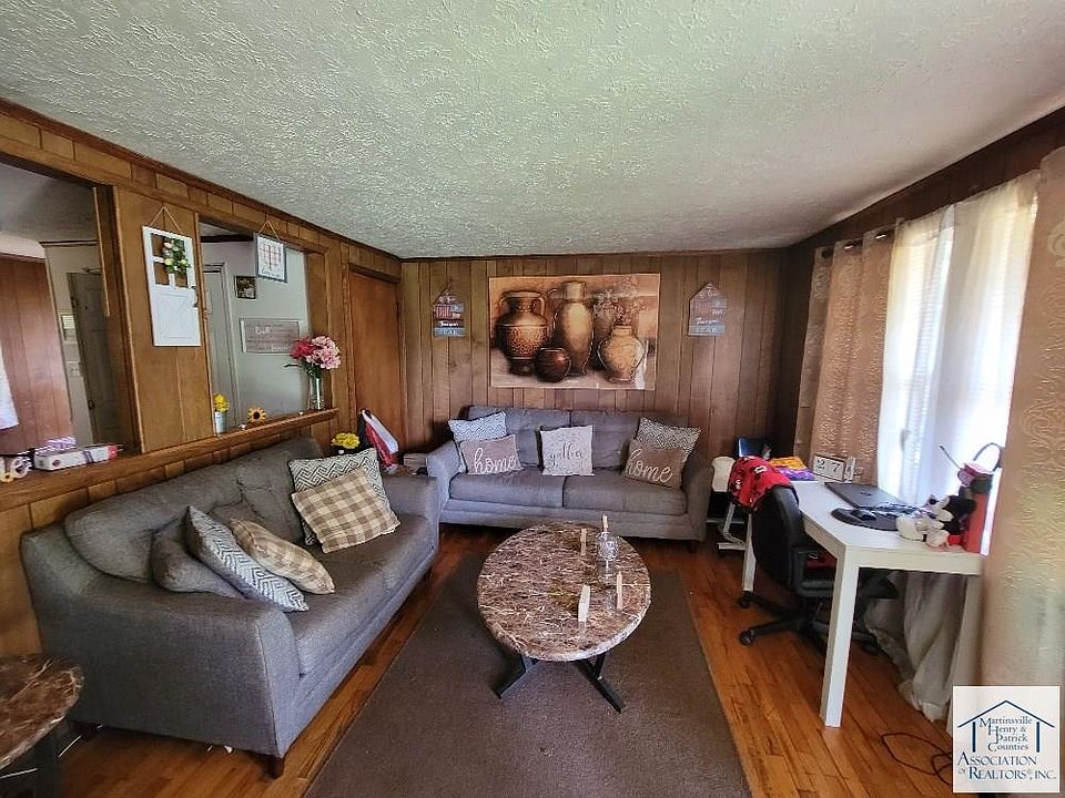 2nd image of 32 Rose Ln