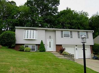 1276 Armstrong Dr, South Park, PA 15129