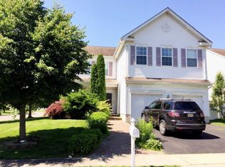 15 Elizabeth Ln, Columbus, NJ 08022