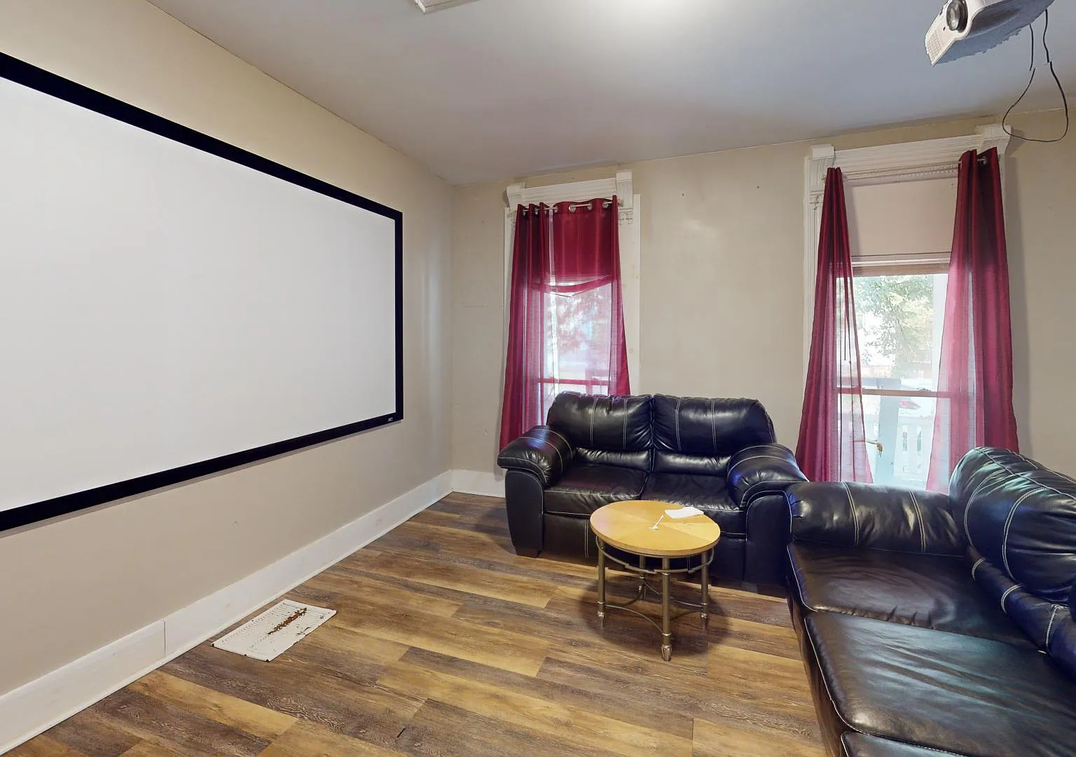 3 bed, 1500 sqft, $1,950 — Photo 2