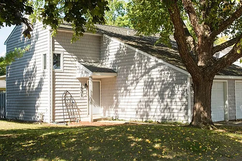 1931 Blackthorn Dr Photo 1