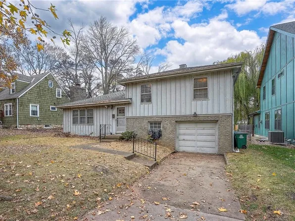 2806 W 48th St, Westwood, KS 66205