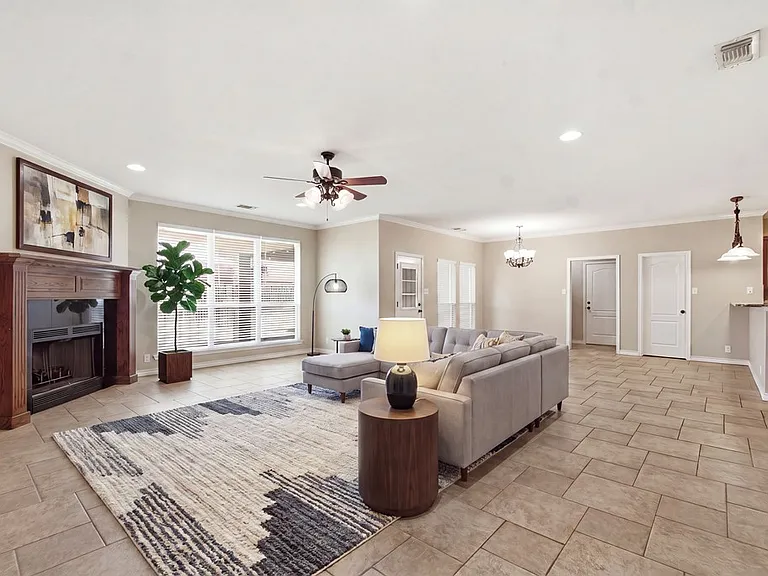 5513 Carmel Ct — Photo 10
