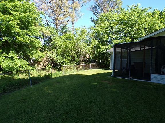 5th image of 3145 Moorewood Dr
