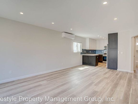 5th image of 2047 Diamond St