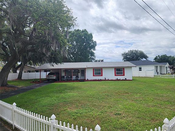 2nd image of 1317 Moss Ln