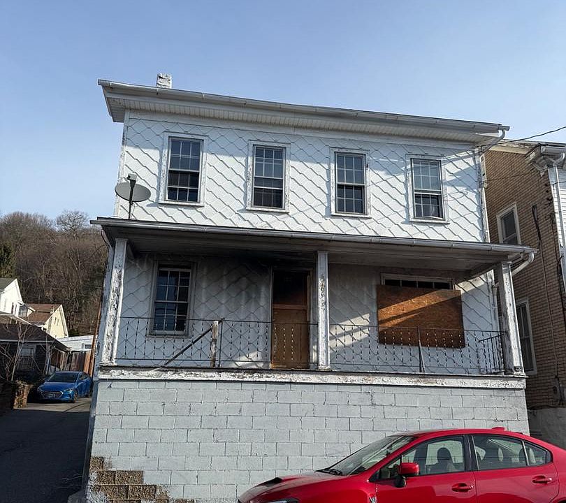 1st image of 619 E Packer St