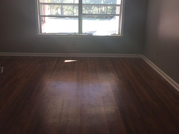 3rd image of 510 Fairway Oaks Dr