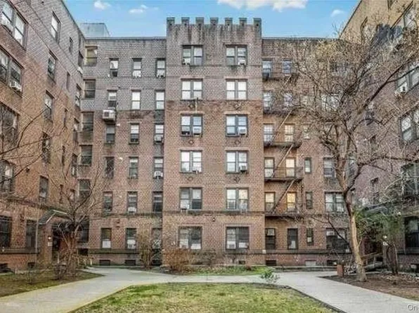 4220 Kissena Boulevard #E18, Flushing, NY 11355