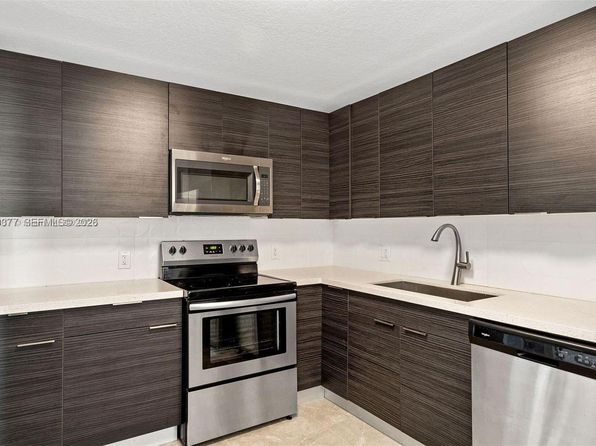 390 Racquet Club Rd APT 202