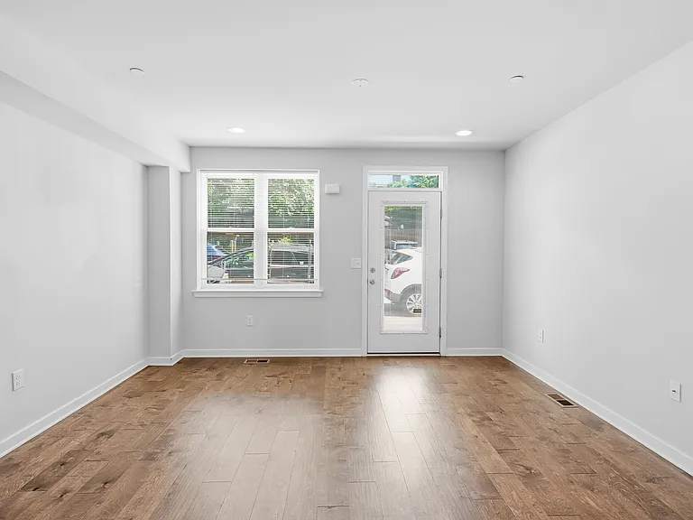 444 Kingsley St #444 — Photo 4