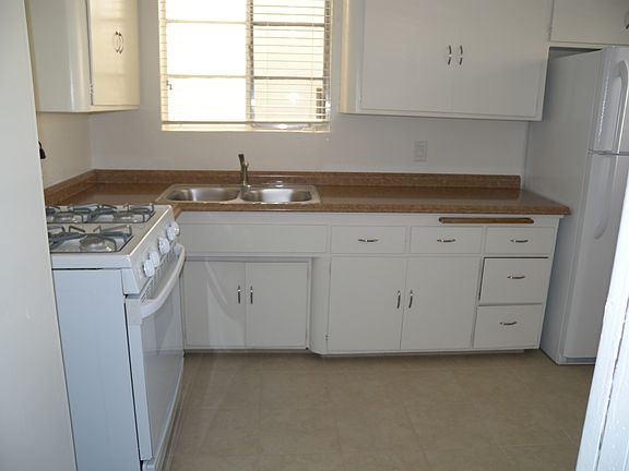 5th image of 1339 N Vista St APT 1