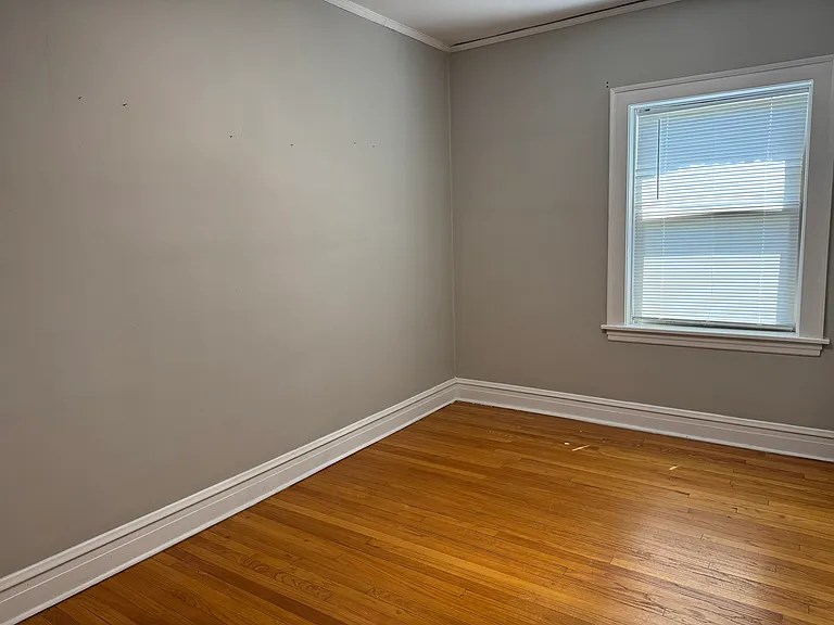 57 1/2 S Summit Ave #2E — Photo 9