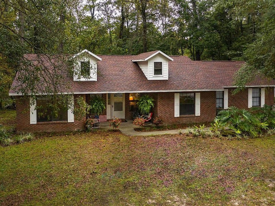 1st image of 123 NW White Oak Gln