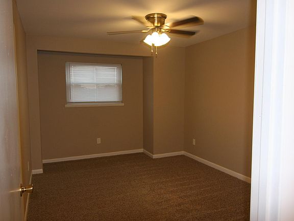 2nd image of 221 Lafayette St APT 6
