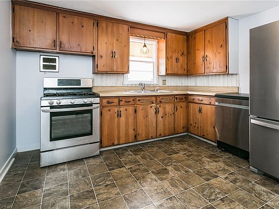 4th image of 400 Homewood Dr