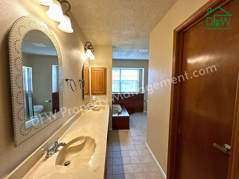 2412 Amber Hill Ln — Photo 58