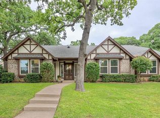 3001 Magnolia Ln, Bedford, TX 76021