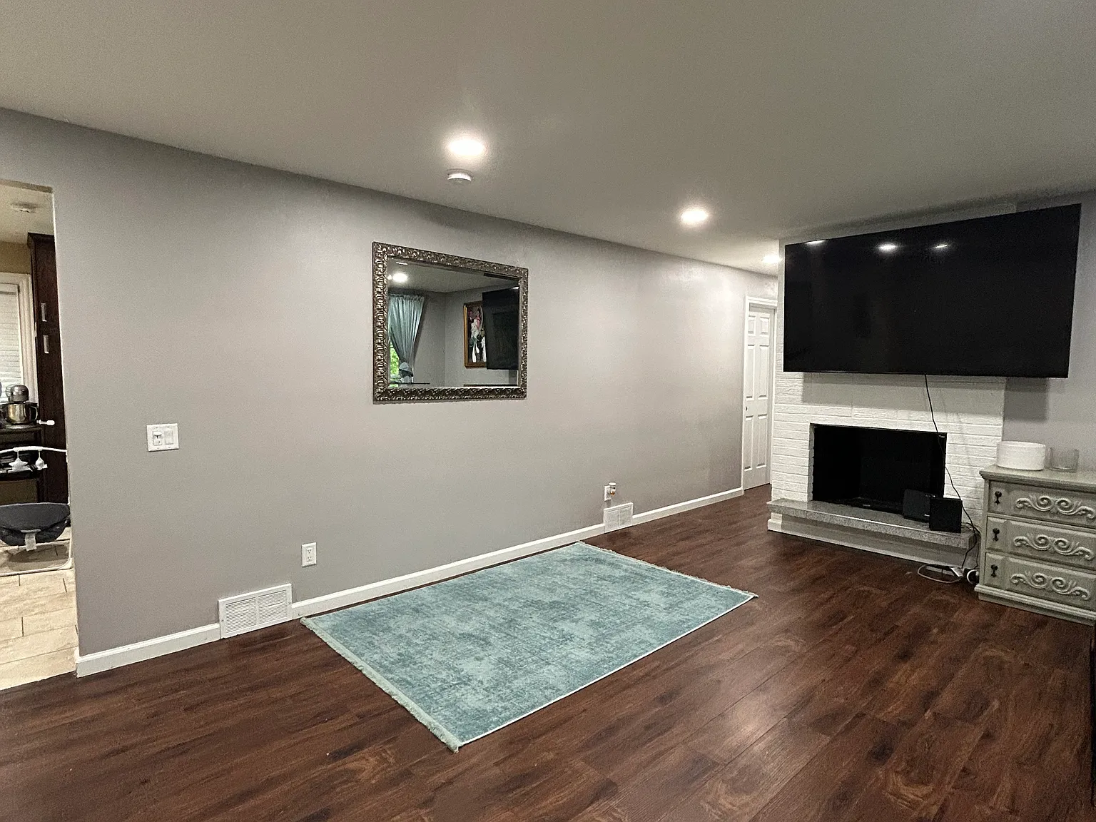 5 bed, 1060 sqft, $3,100 — Photo 3