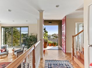 3537 Lowry Rd, Los Angeles, CA 90027