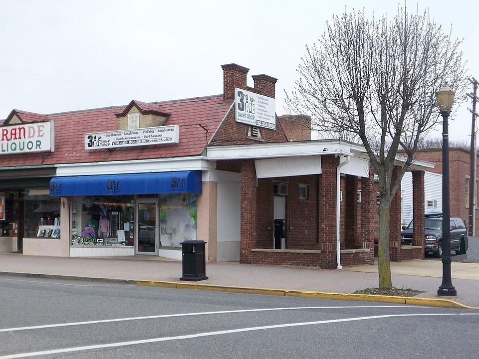 Excellent Corner Location