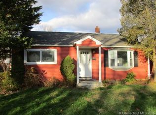 2 Sherman St, Old Saybrook, CT 06475