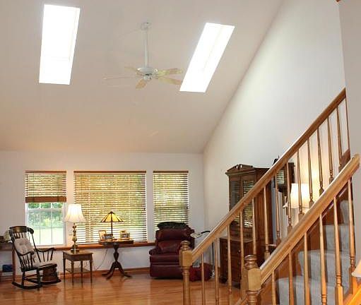 3rd image of 60 Surrey Field Dr