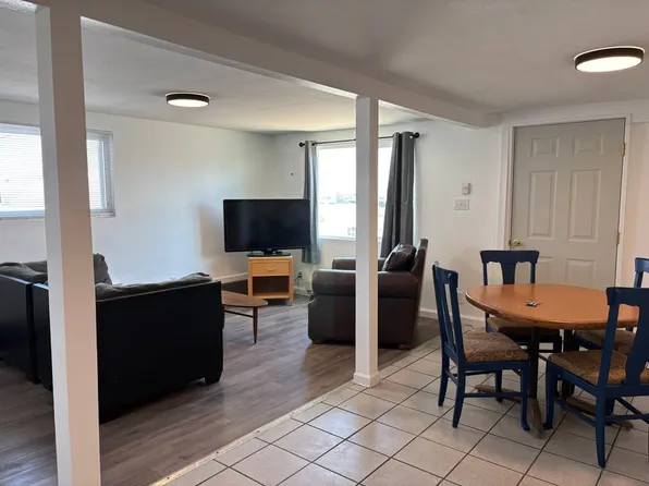 206 1/2 E Buffalo St, Rawlins, WY 82301