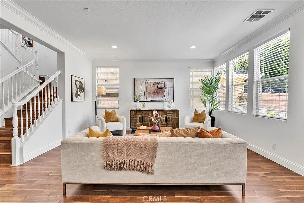 4 bed, 2457 sqft, $6,500 — Photo 4