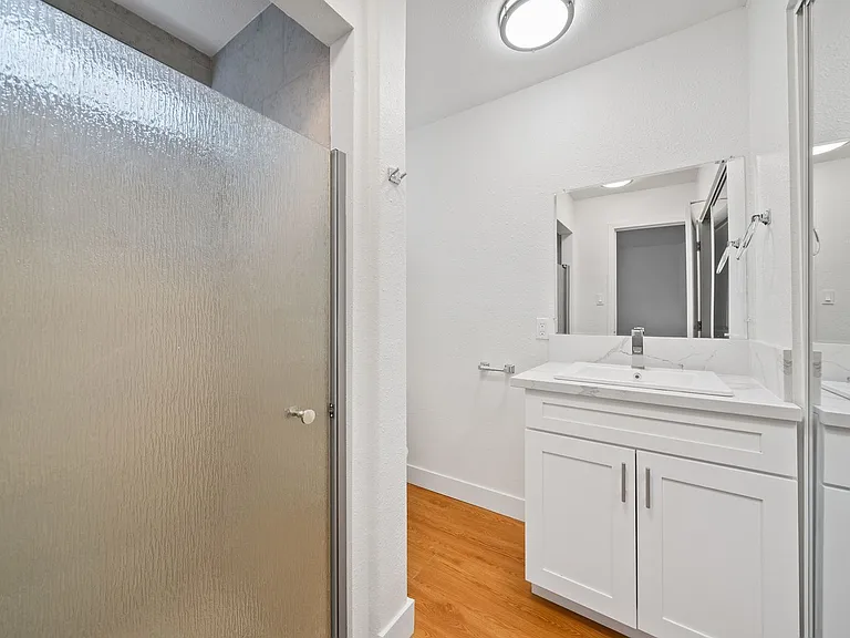 1114 W Balboa Blvd — Photo 11