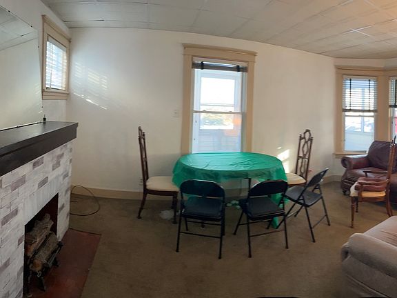 3rd image of 20 Woodrow Ct