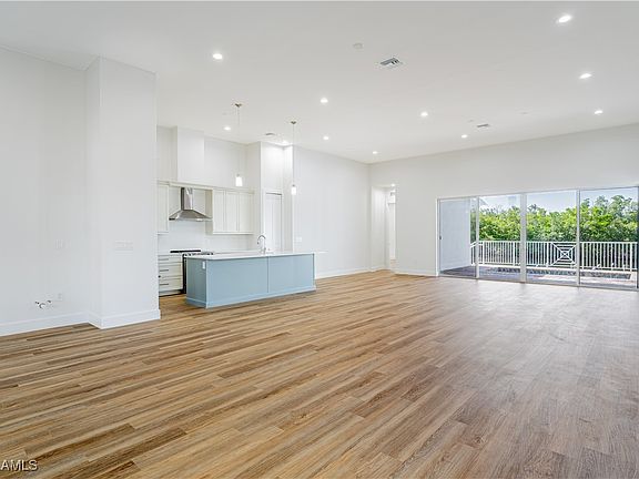 3rd image of 5810 Shell Cove Dr #122