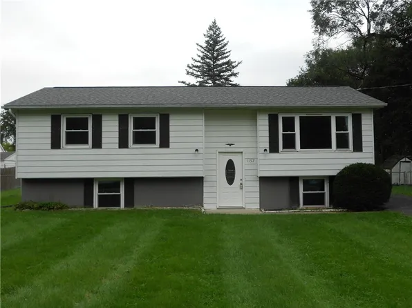 1157 Cadet Ter, Elmira, NY 14904