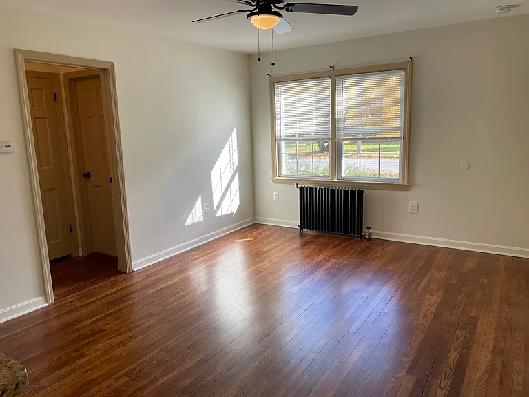 127 Jackson Ave #A — Photo 10
