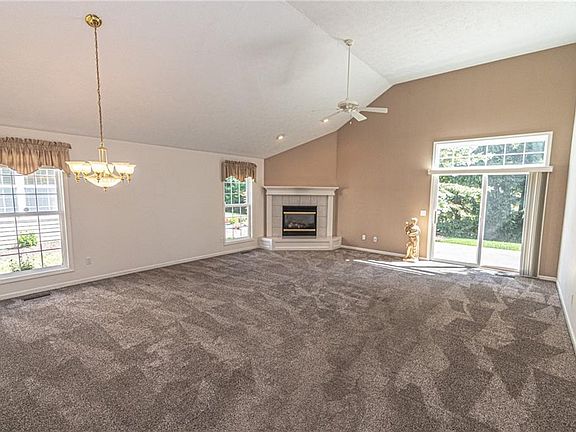 3rd image of 15535 Oak Hollow Ln