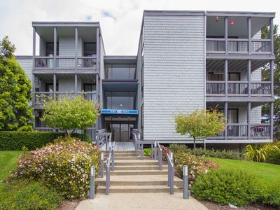651 Port Dr APT 107, San Mateo, CA, 94404